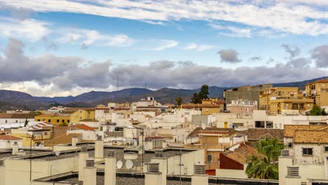 Timelapse---Día-Soleado-Cielo-Azul,-Nubes-Sobre-La-Ciudad-De-Málaga,-España