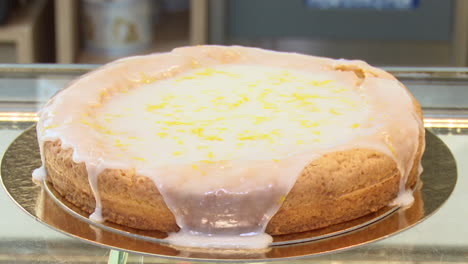 lemon glazed cake