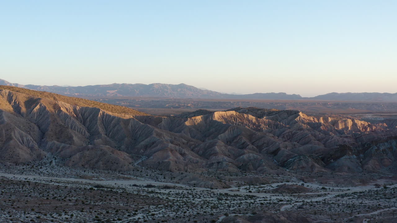 Carrizo Badland, naturlig villmarksterreng ved solnedgang