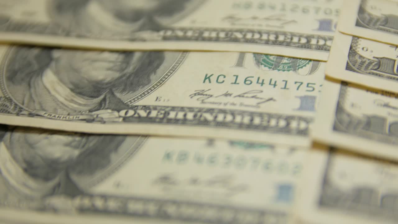 100달러 클로즈업