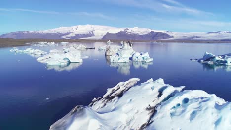 Schöne-Antenne-über-Eisbergen-In-Der-Arktischen-Jokulsarlon-Gletscherlagune-In-Island-15