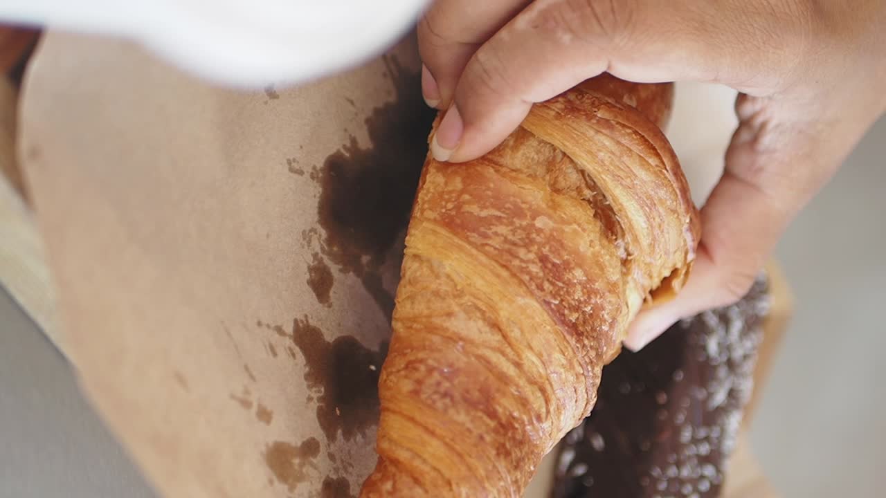 Cornetto su carta marrone