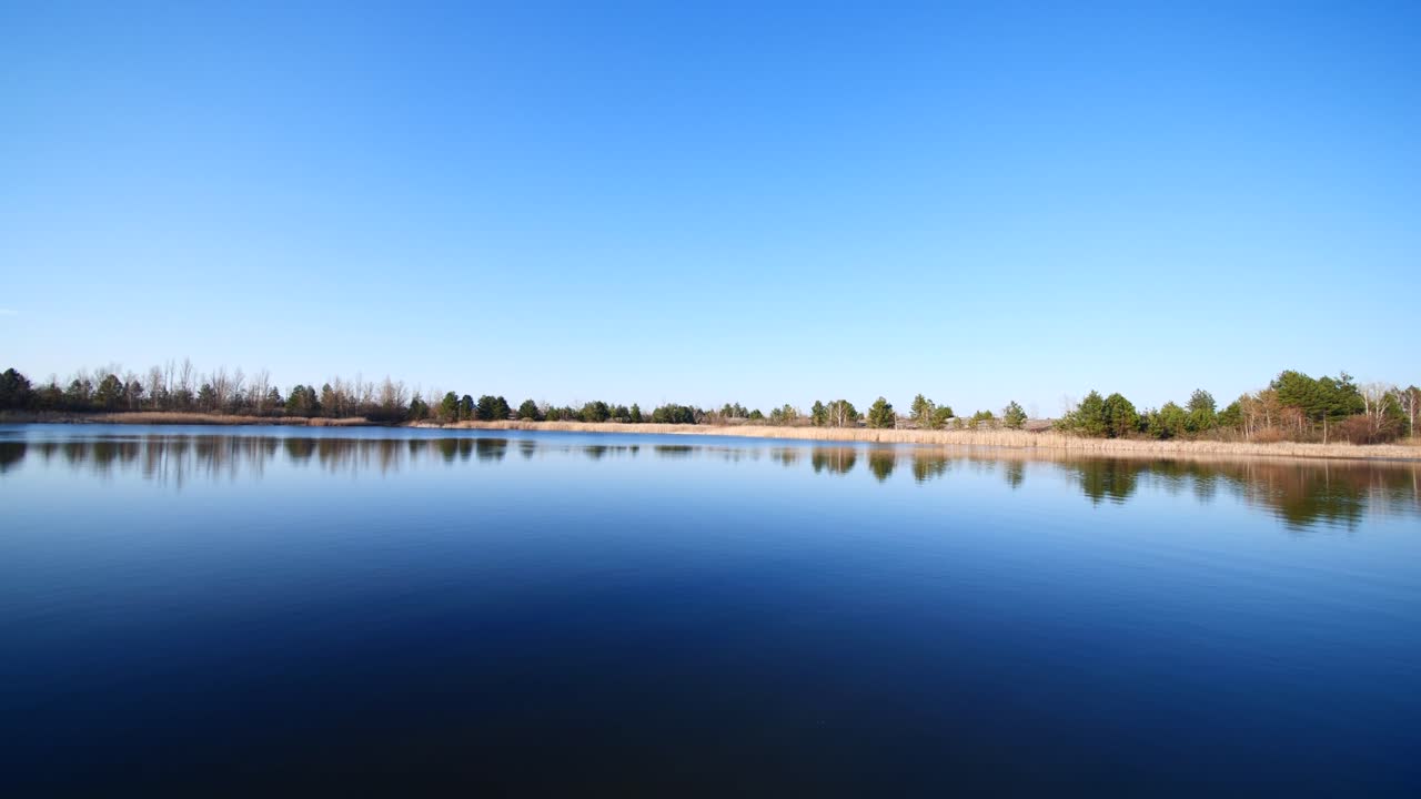 자연 속에서 일몰을 감상할 때 체르노빌의 프리피야트 블루 강