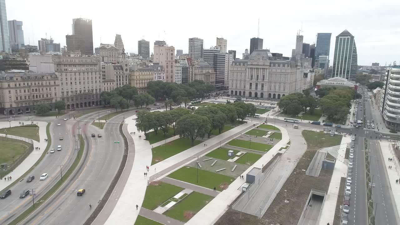 vista aérea de la ciudad de buenos aires, puerto madero, edificios de fondo