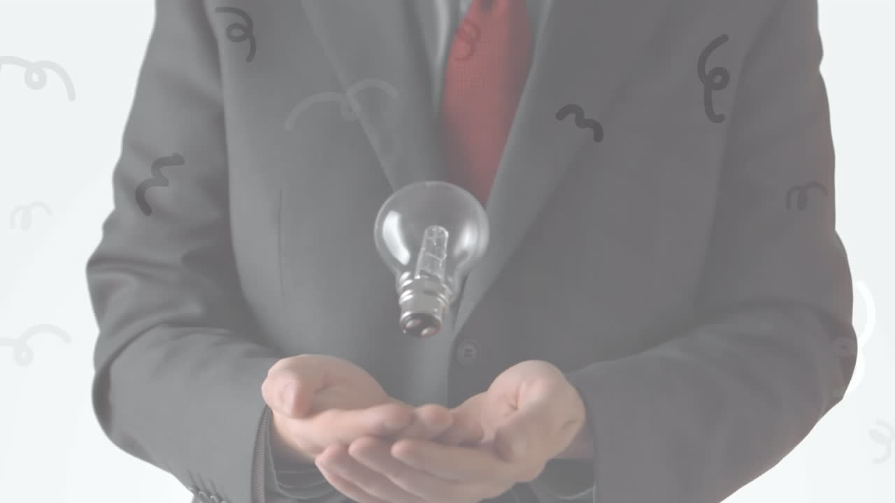 animación de garabatos sobre un hombre de negocios lanzando y atrapando una bombilla, sobre un fondo blanco