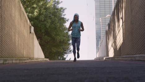 Mujer-Caucásica-Deportiva-Haciendo-Ejercicio-Al-Aire-Libre