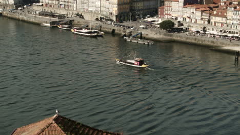 Vista-Del-Paisaje-De-La-Ciudad-De-Porto-Portugal