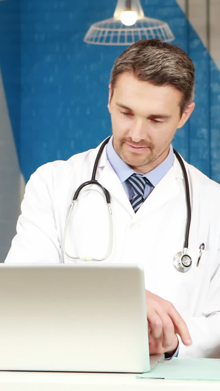 un equipo médico trabajando juntos