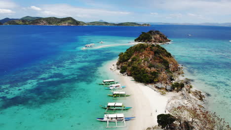 Vista-Aérea-De-La-Playa-Tropical-En-La-Isla-Bulog-Dos,-Filipinas-8