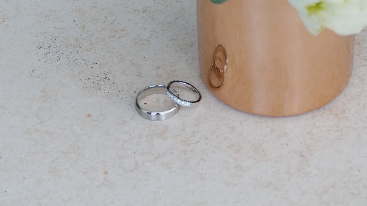 結婚指輪または婚約指輪のクローズアップショット