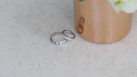 gros plan d'un mariage ou d'une bague de fiançailles