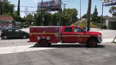 Unidad-Paramédica-En-La-Escena-De-La-Llamada-De-Emergencia