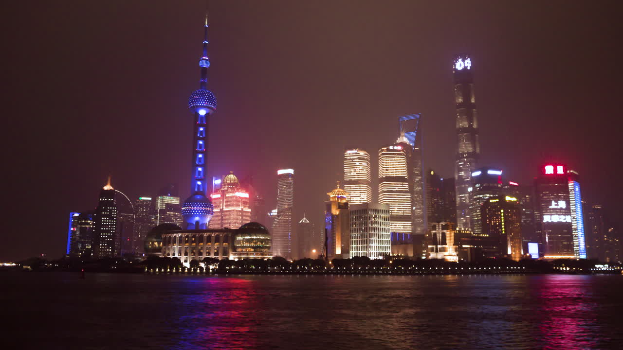 Time-lapse en 4K del horizonte nocturno de Shanghái, China