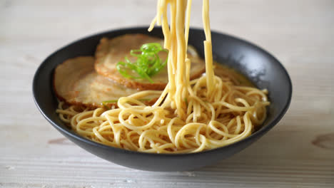 tonkotsu ramen noodles with chaashu pork