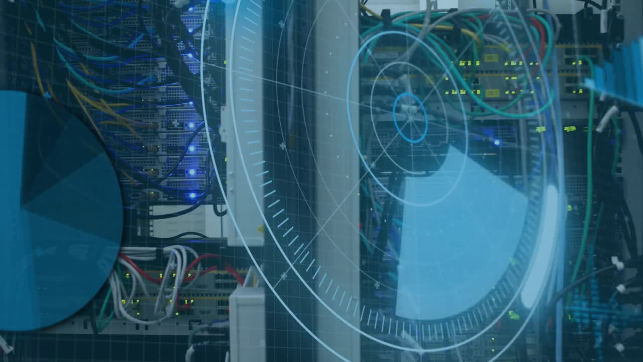 animación del procesamiento de datos en pantalla digital a través de servidores