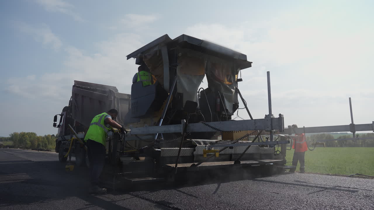 アスファルト舗装道路建設
