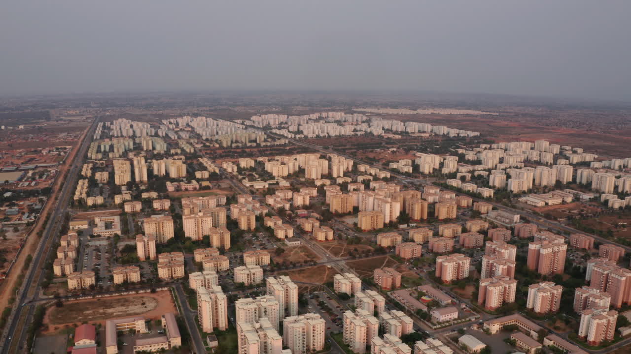 kilamba, nueva centralidad, luanda, angola, áfrica, tiro con drones, frente de viaje 3
