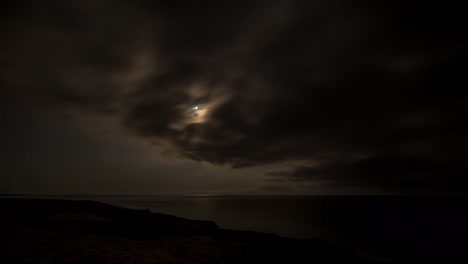 Sardinien-Verfolgt-Vollmond-4k-00