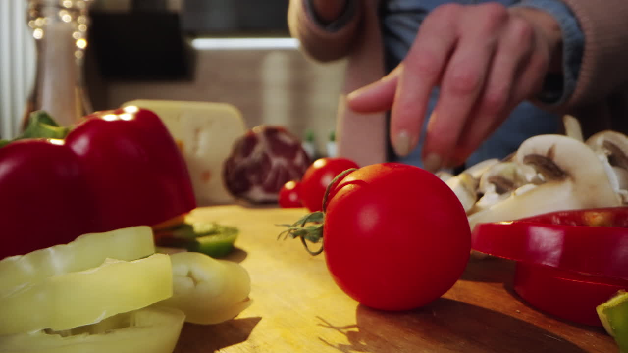 신선한 채소를 요리하기 위해 준비하는 것