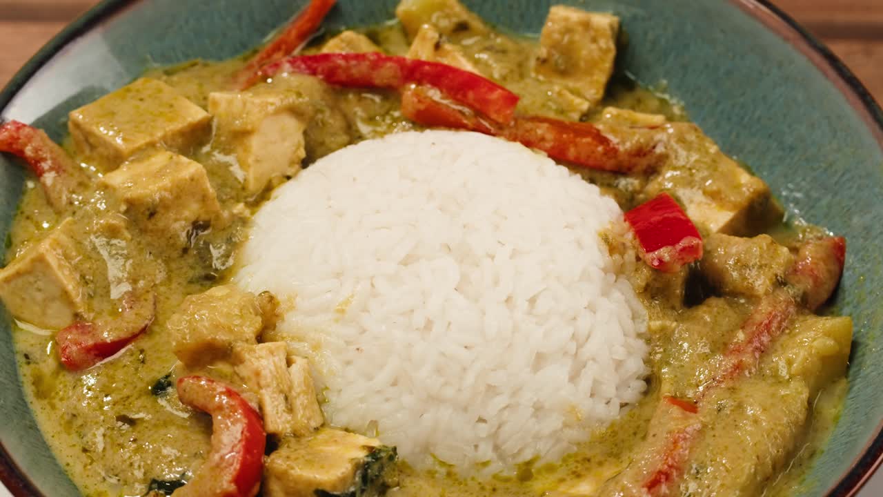 Green Curry with Tofu and Rice