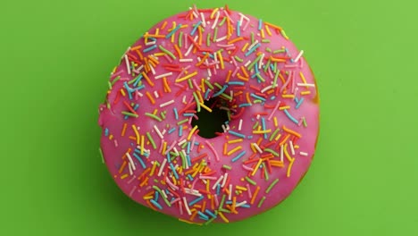 el donut está vidriado de cerca, con un bucle sin costuras.