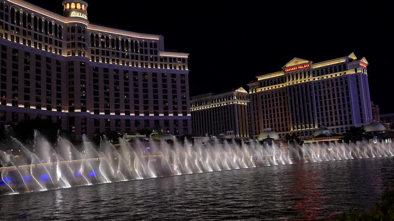 Spektakulært Bellagio Fontæner vandshow om natten i Las Vegas