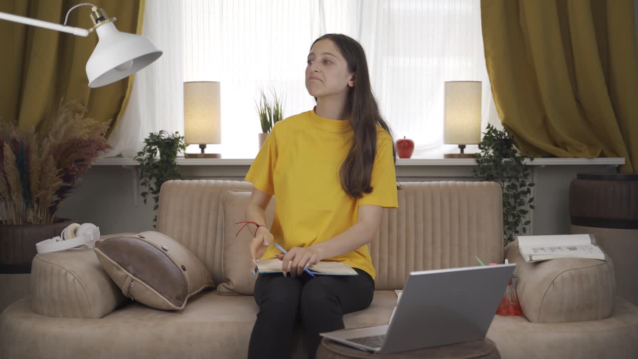 y una estudiante inteligente que ahorra.