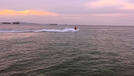 Tourist-enjoy-riding-Jet-ski-at-Pattaya-beach-of-Thailand