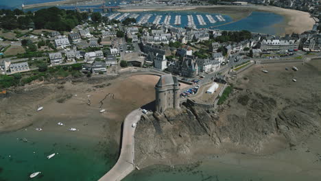 torre solidor con la ciudad de saint-malo en el fondo, bretaña en francia