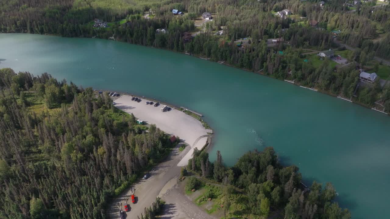 imágenes aéreas del río kenai en soldotna, alaska.