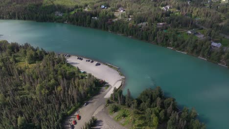 Aerial-footage-of-the-Kenai-River-in-Soldotna,-Alaska