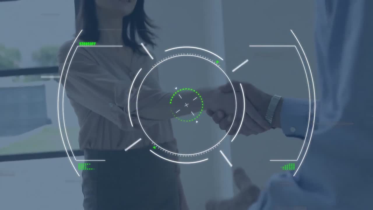 animación de escaneo de alcance y procesamiento de datos sobre el apretón de manos de un hombre de negocios