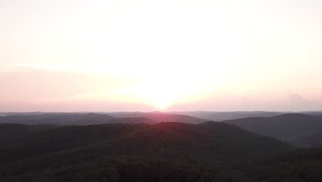 Sunset-Mountains-of-Appalachia-in-the-Summertime