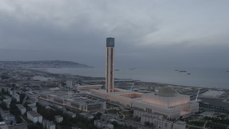 Die-Große-Moschee-Von-Algier-Im-Bewölkten-Himmel