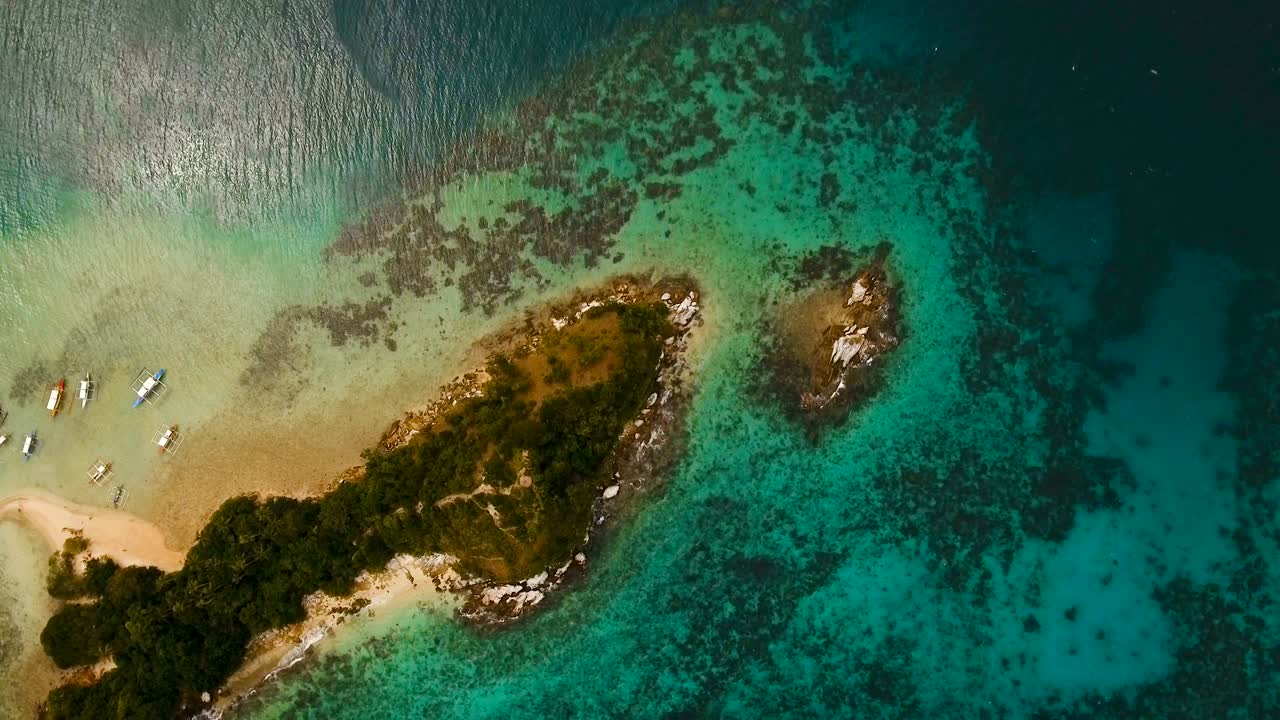 Bellissima spiaggia tropicale, vista aerea. Isola tropicale