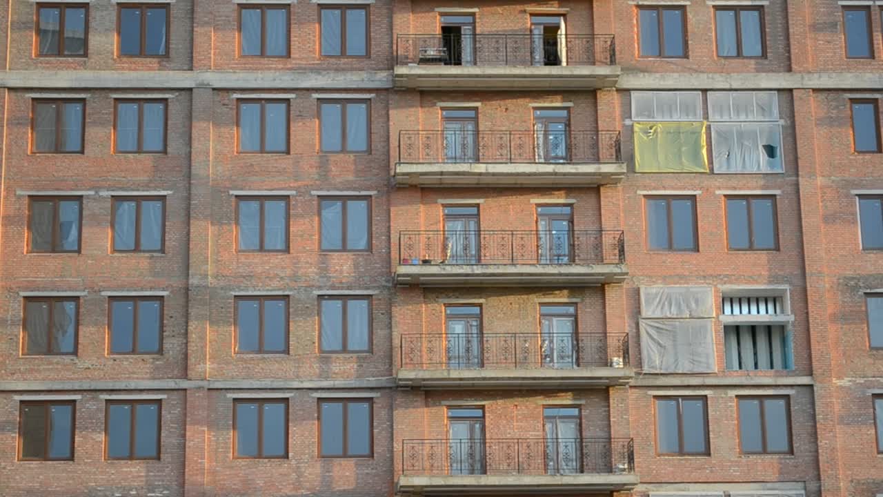 Opførelse af et multifunktionelt kontor- og hotelkompleks