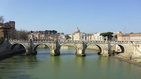 Luftaufnahme-Der-St.-Angelo-Bridge-Umgebung