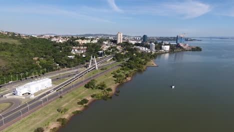 camino al lado del río guabia, al sur de porto alegre