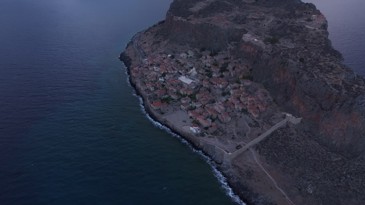 Monemvasia, Yunanistan'da Akdeniz gün batımında.