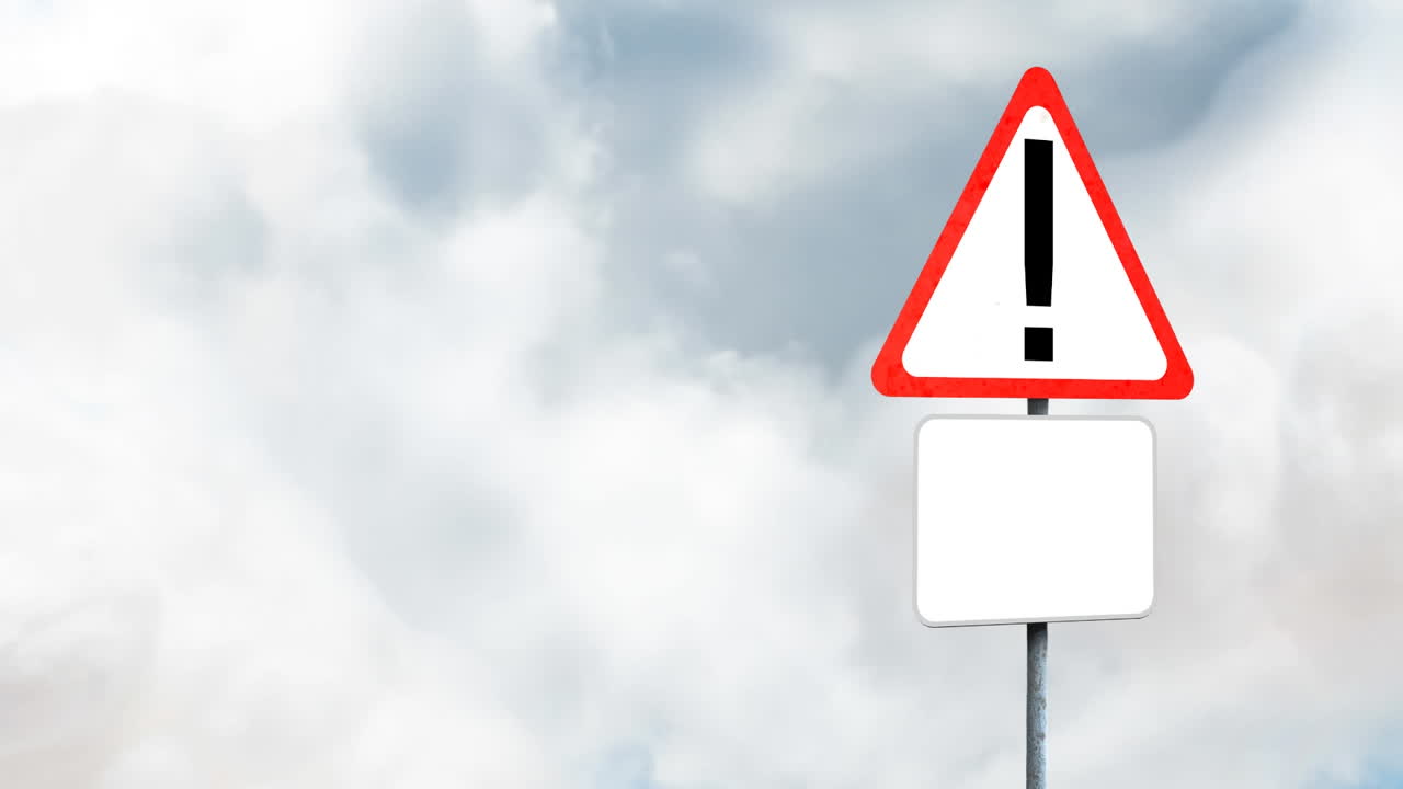 파란 하늘의 구름에 대한 복사 공간과 함께 주의 표지판 게시물