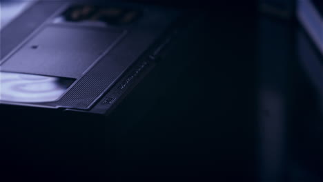 cinta vhs a la luz de la noche