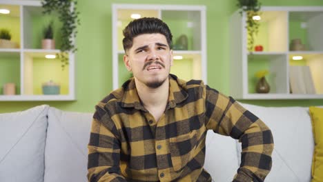 el hombre que se arrepiente cuando recuerda, se arrepiente de lo que hizo.