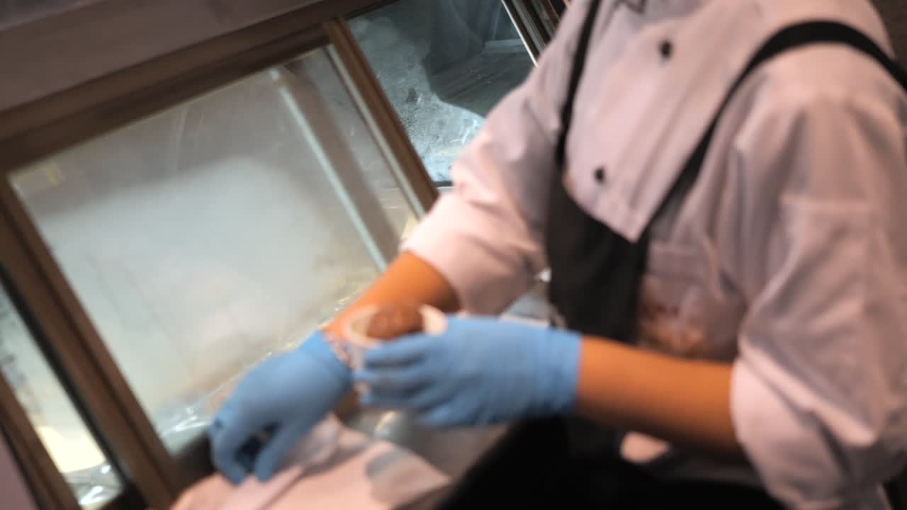 Gelato gratuito a una fiera a Bangkok, Thailandia