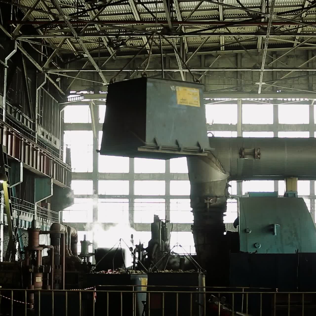 Overhead crane in power plant