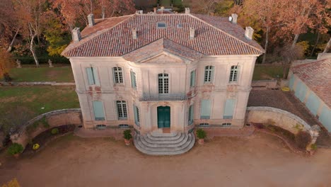 Serene-Chateau-de-l'Engarran-Lavèrune-View,-France---aerial