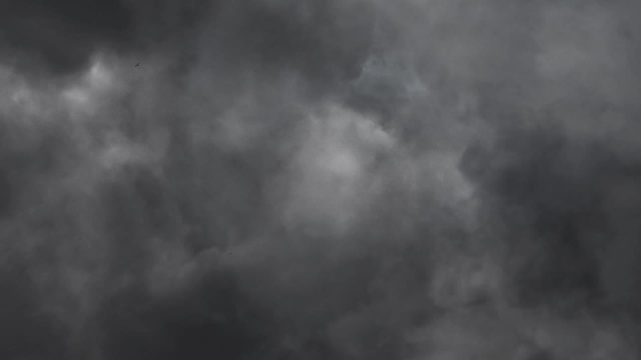 뇌우, 천둥을 동반한 먹구름