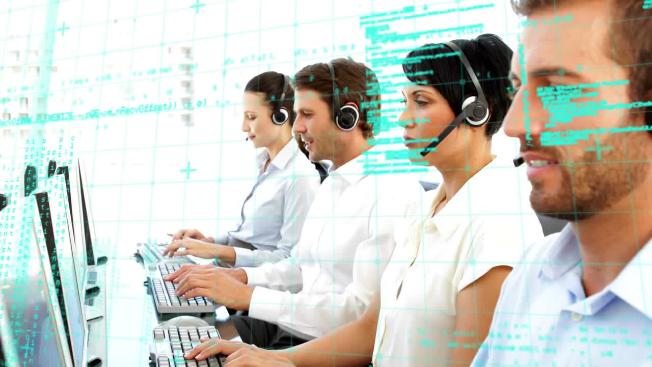 animación del procesamiento de datos financieros sobre personas que llevan auriculares de teléfono