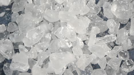 cristales de hielo o azúcar triturados