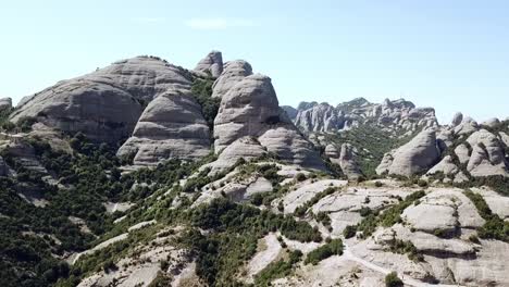 vista aérea de las montañas de montserrat cerca de barcelona, cataluña, españa, europa