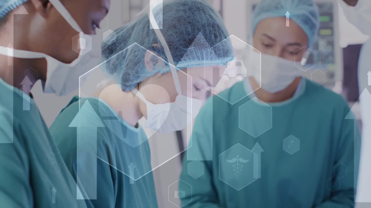 Animazione di frecce e icone su chirurghi di diverse etnie che operano un paziente in ospedale